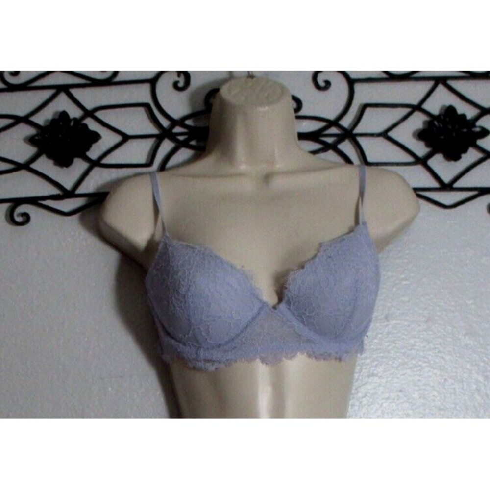 Gilly Hicks Women's Bra Size 34B Lavender Lace Underwire Lined